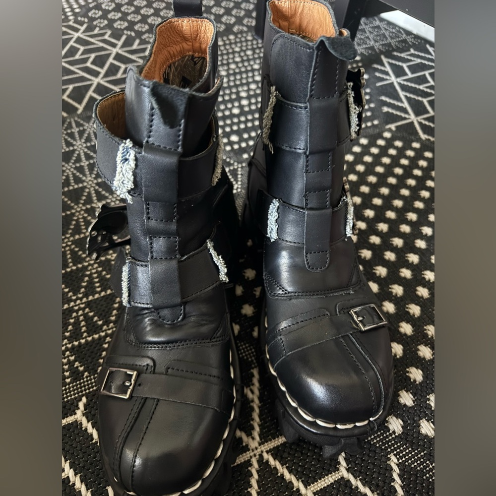 Men’s Gothic style books